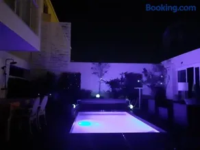 Logement dans une résidence de bien être avec jacuzzi et piscine chauffée - Image 2