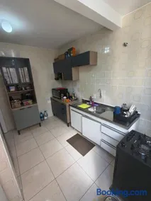 Quarto em Apartamento na Trindade - Image 4