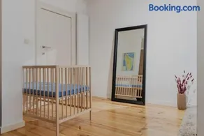 Cosy EU Apartment - Central, Parking, Terrace - Image 1