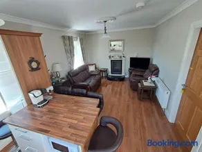 Warm Spacious Three Bed Chalet - Image 3