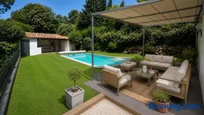 Villa with Pool & Pool House - Image 1