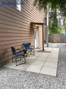 Brookswood Oasis - Guest suite,1 bedroom,1 den & 1 full bathroom - Image 5