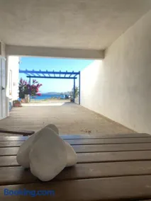 Yellow Beach House - Image 3