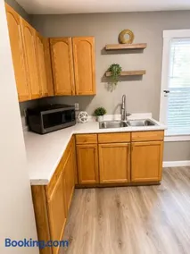 Modern 2BR Near CMMC and downtown - Image 4
