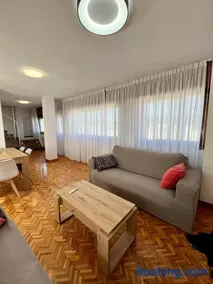 Duplex De los Reyes Católicos con parking incluido - Image 2