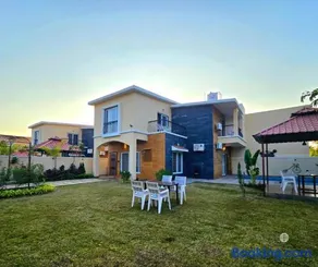 Royal Portico Villa - Image 1