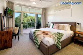Golf Getaway Close to the Beach in Twin Waters - Image 5