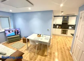 Modern Spacious Annex -Ground Floor - Image 2