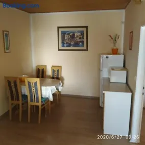 Apartamento con terraza y jardín | Vistas al mar - Image 3