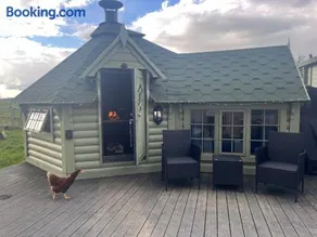 Off GRID Hobbit Hut with Wood Burning Hot tub NO SHOWER - Image 3
