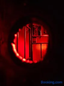 Nuit Défendue - Jacuzzi, sauna & expérience intime avec pièce secrète - Image 1