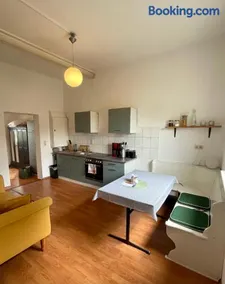 Das "Alte Jagdhaus" - mit großem Grundstück für 3 Personen - Image 1