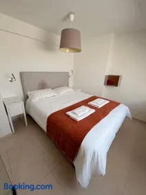 Modern 1 bed duplex in Limperstberg - Image 2