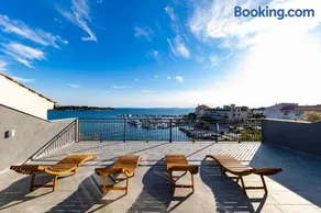 Sunrise, beautiful penthouse with jacuzzi - Image 3