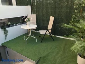 Precioso Apartamento a estrenar con Jardín privado - Image 1