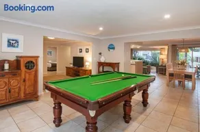 Ocean Retreat-200m to Beach - Image 4