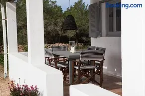Attraente casa con griglia, terrazza e giardino - Image 4