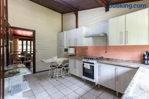 Casa para 10 com Piscina e Churrasqueira em Mairiporã - Image 2