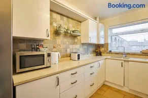 Host & Stay - Bridge Court - Image 3