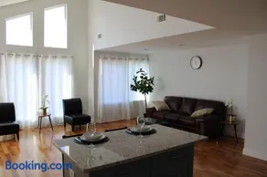 Cozy & Deluxe Apartment - EZ Access to NYC - Image 1