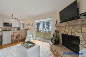 Tranquility Bay Getaway by Simple Life Rentals - Image 1