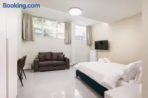 Charming 1BR Studio in the Heart of Athens - Image 2