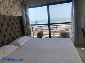 4 Bed Shared House Sea Front - Image 4