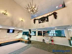 1 Bedroom River and Loon View Balcony Indoor Pool - Image 4
