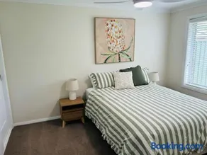 Cozy 2-Bedroom Retreat - Image 5