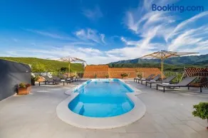 Villa Vito - with heated pool, whirlpool, gym - Image 1