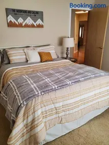 Grass Valley Oasis - Spacious Family Retreat Near Rollins Lake - Image 2