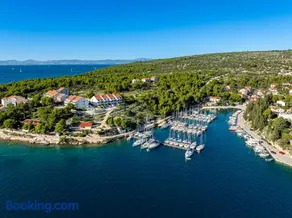 Apartment Milna - with Swimming Pool & Amazing Seaviews, above Bijaka Beach - Image 2
