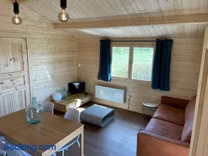 Vakantiehuisje met keuken, 2 slaapkamers en woonkamer - Image 2