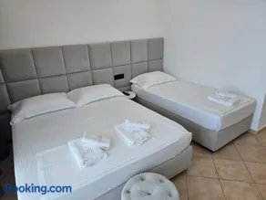 Rei Hotel - Image 3