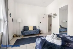 Bedroom in Corso Italia Neighborhood - Image 2