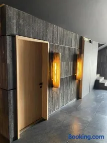 Motel London - Image 2