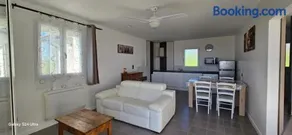 Casa rural con barbacoa, piscina y jardín | Vistas al jardín - Image 2