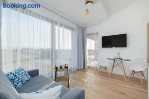 Modern & Spacious Apartments Marynarska by Noclegi Renters - Image 2