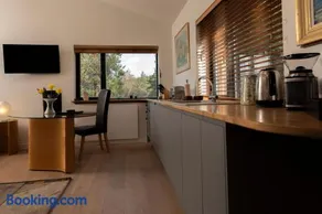 studio in the wood - Image 4
