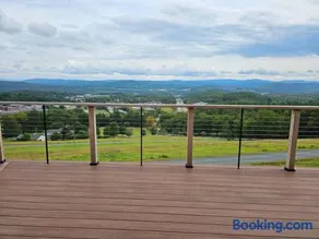 Green Mountain Getaway - Image 2
