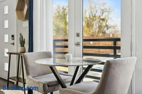 Cozy 1-bedroom condo with AC in charming Fort Worth - Image 2