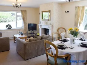 Cherrytree Cottage - Image 3
