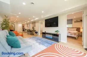 Entire Modern Cozy 2BR Apt mins SU LeMoyne DT - Image 1