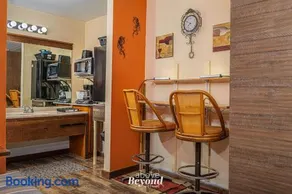 Sunset Trails Cozy Clean Condo minutes to SDC! Amazing Deal! - Image 4