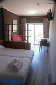 Aparthotel Els Molins - Image 3