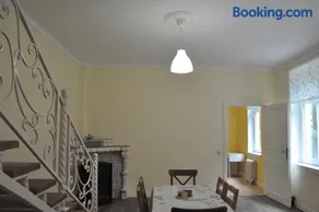 House near to Schönbrunn Free Parking 24 7 Check in 8 Person - Image 5