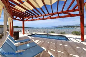 Villa Maritime - Exklusive Strandvilla mit beheiztem Pool, Grillhütte & Meerblick bei Zadar - Image 3