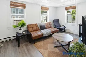 2BR Near Airport public transit to downtown - Image 1