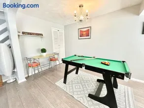 Haven lovely home just off M20 in great area & parking - Image 4