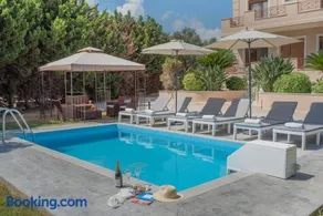 Emma's Luxury Villa - Image 1